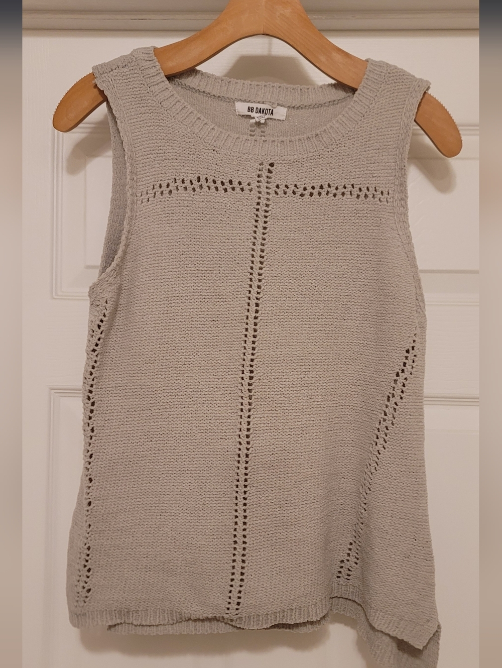 BB Dakota Light Gray Sleeveless Knit Tank with Open-Stitch Detail Size M